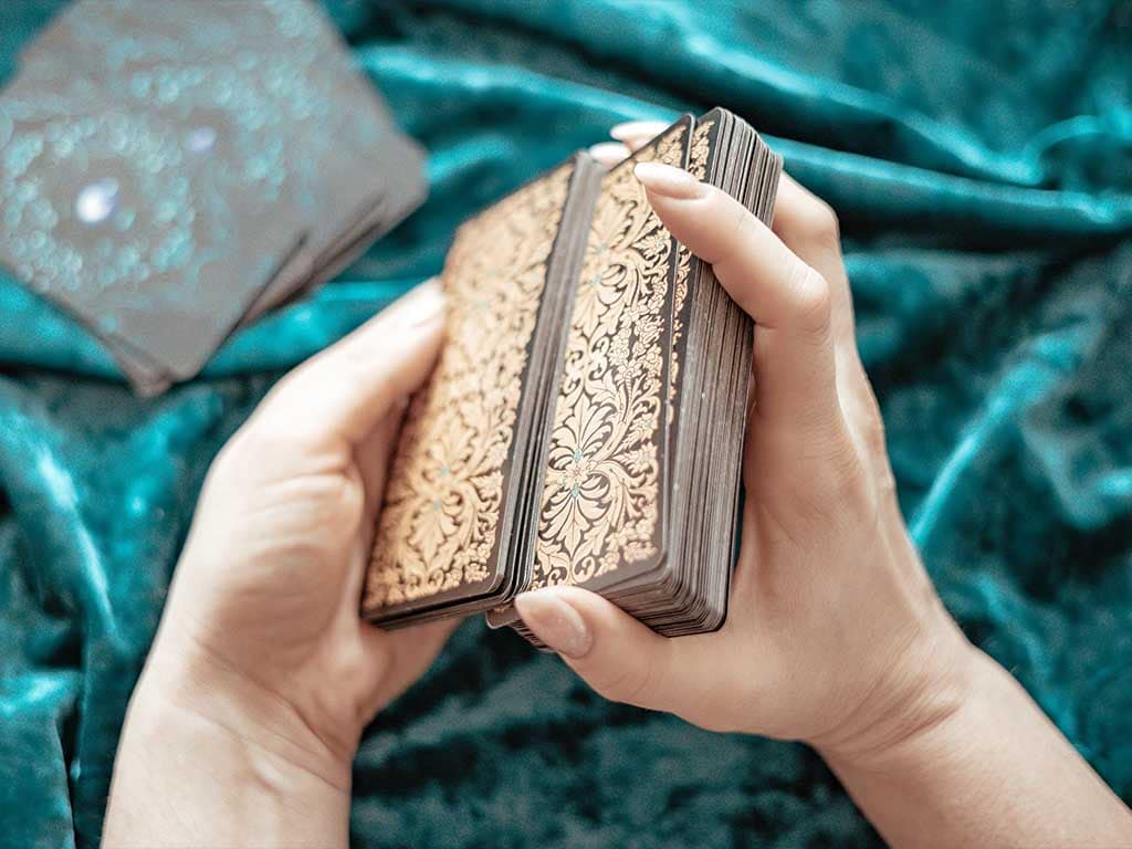 איך הקריאה בקלפי הטארוט עובדת